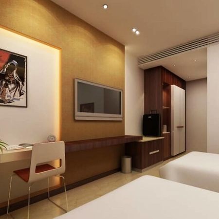 Hotel Vipul Grand Gurgáon Exteriér fotografie