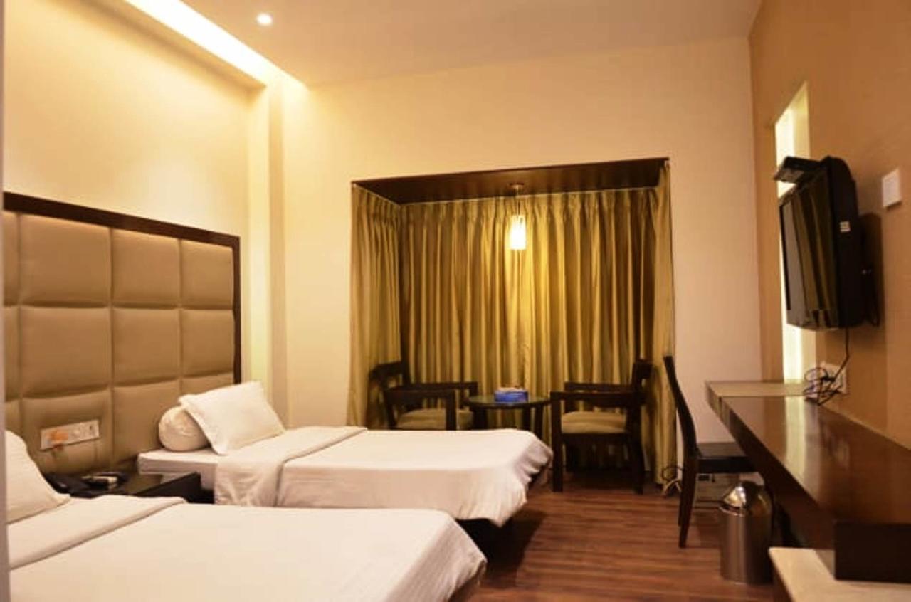 Hotel Vipul Grand Gurgáon Exteriér fotografie